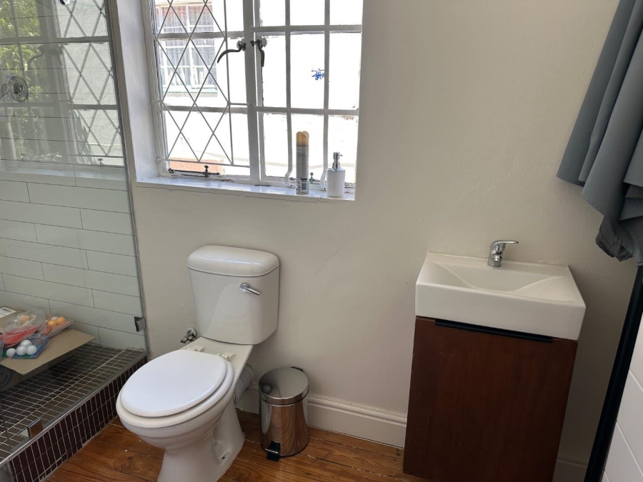 To Let 2 Bedroom Property for Rent in Vredehoek Western Cape